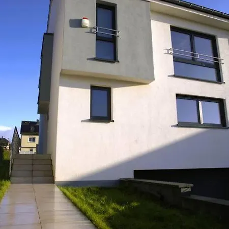 Holiday home Beautiful 4br House With Jacuzzi *