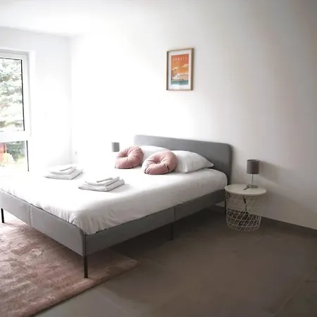 Beautiful 4br House With Jacuzzi *