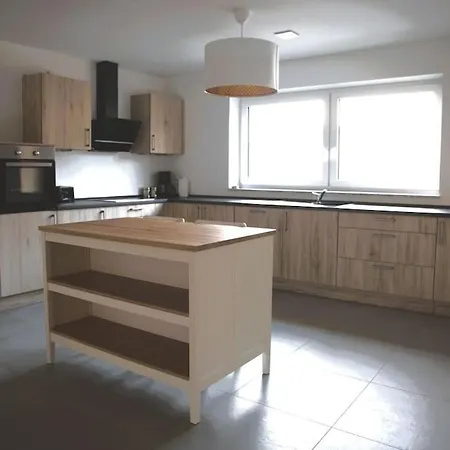 Ferienhaus Beautiful 4br House With Jacuzzi