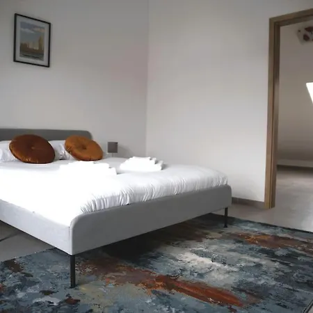 Beautiful 4br House With Jacuzzi Ferienhaus Sandweiler