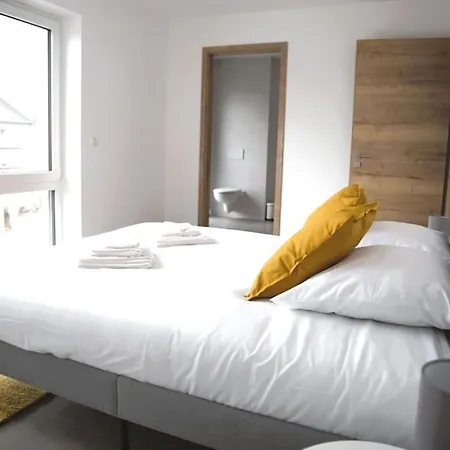 Ferienhaus Beautiful 4br House With Jacuzzi *